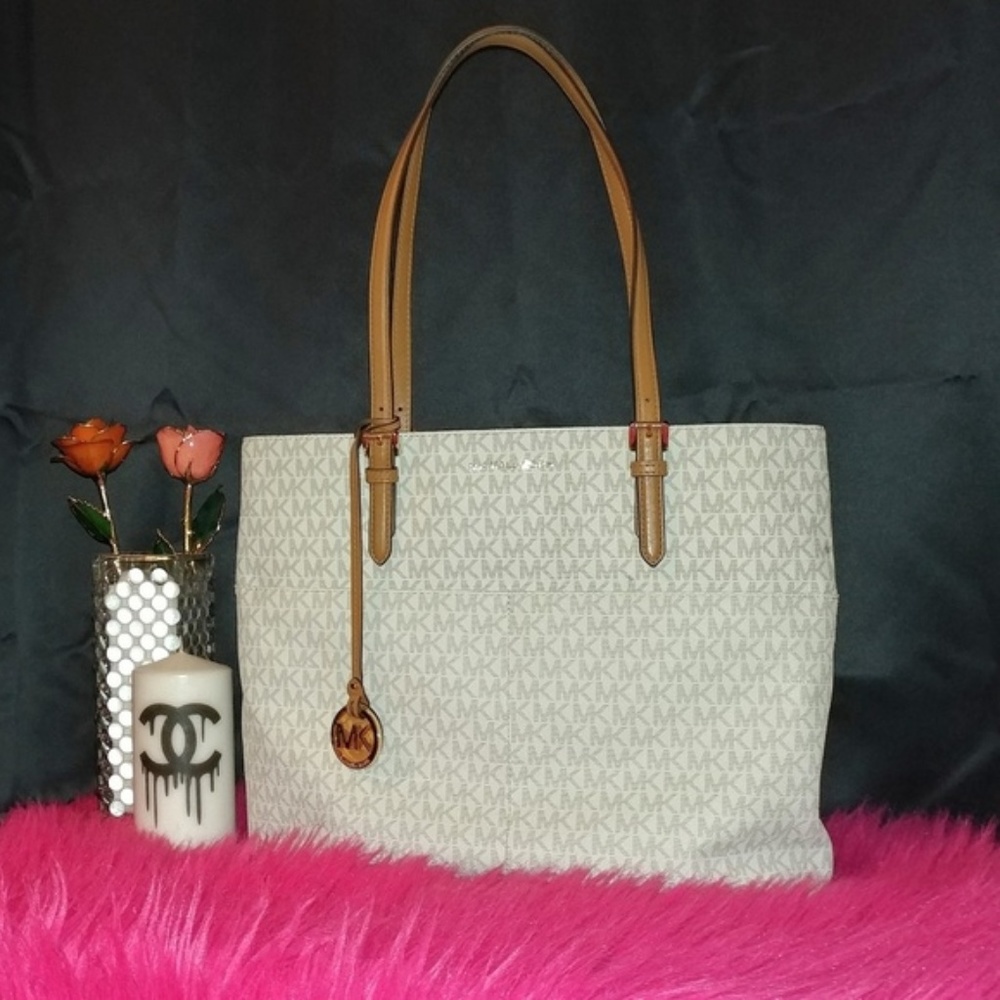 🅢🅐🅛🅔!   Michael Kors Bedford Tote